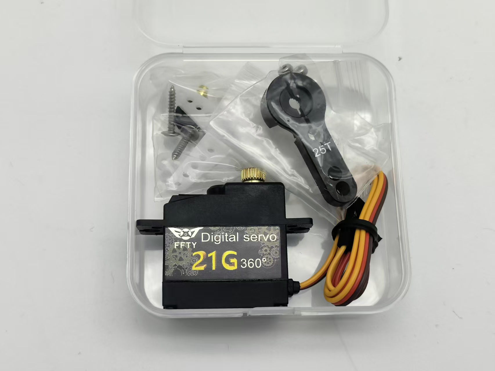 Kleine servo's van 21 g zijn g - Smart Home Model Project recensie en prijs